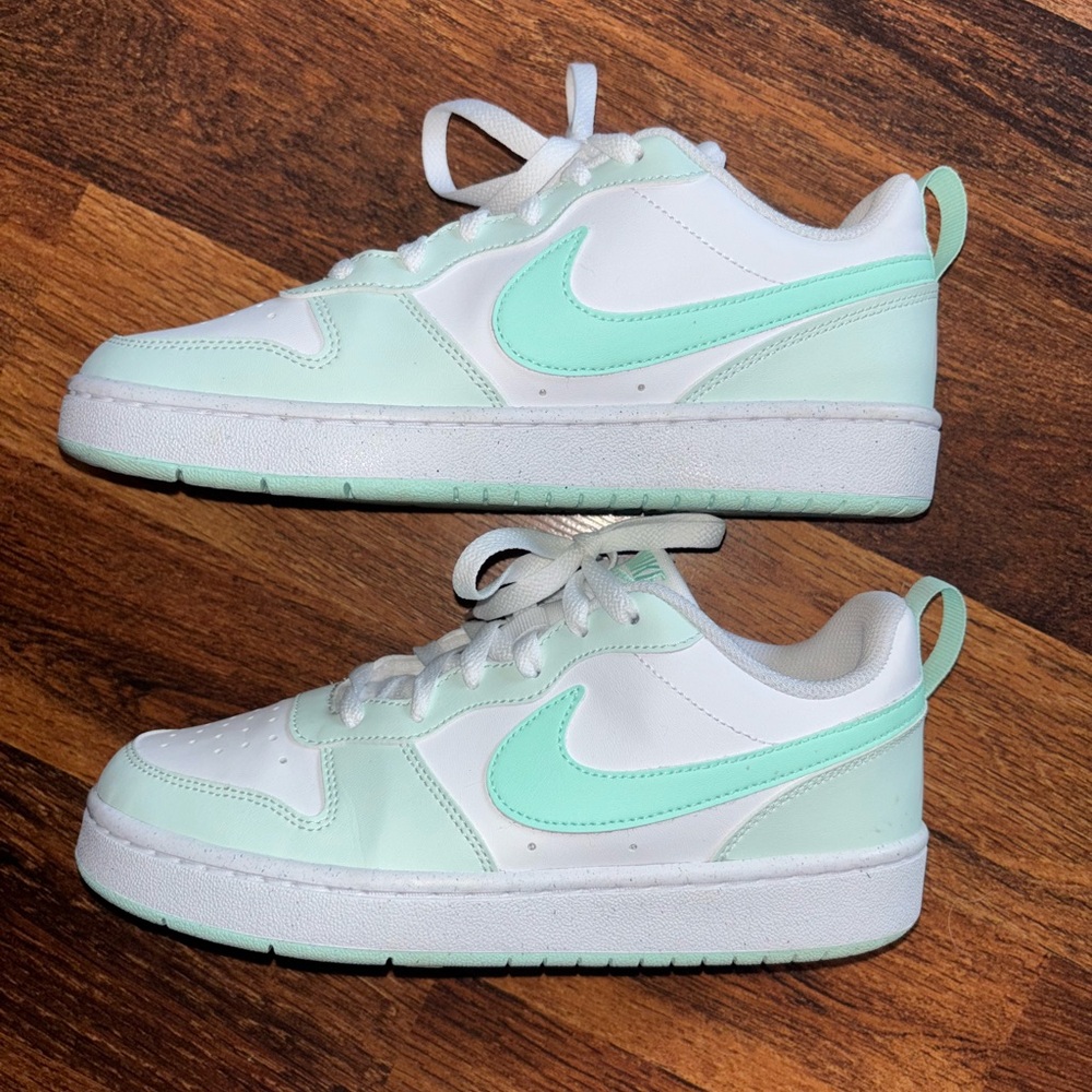 Nike Court Borough Low Recraft Mint/White Size 6Y LIKE NEW